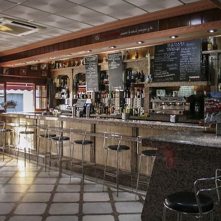Hostal El Emigrante Dos Hermanas Kültér fotó