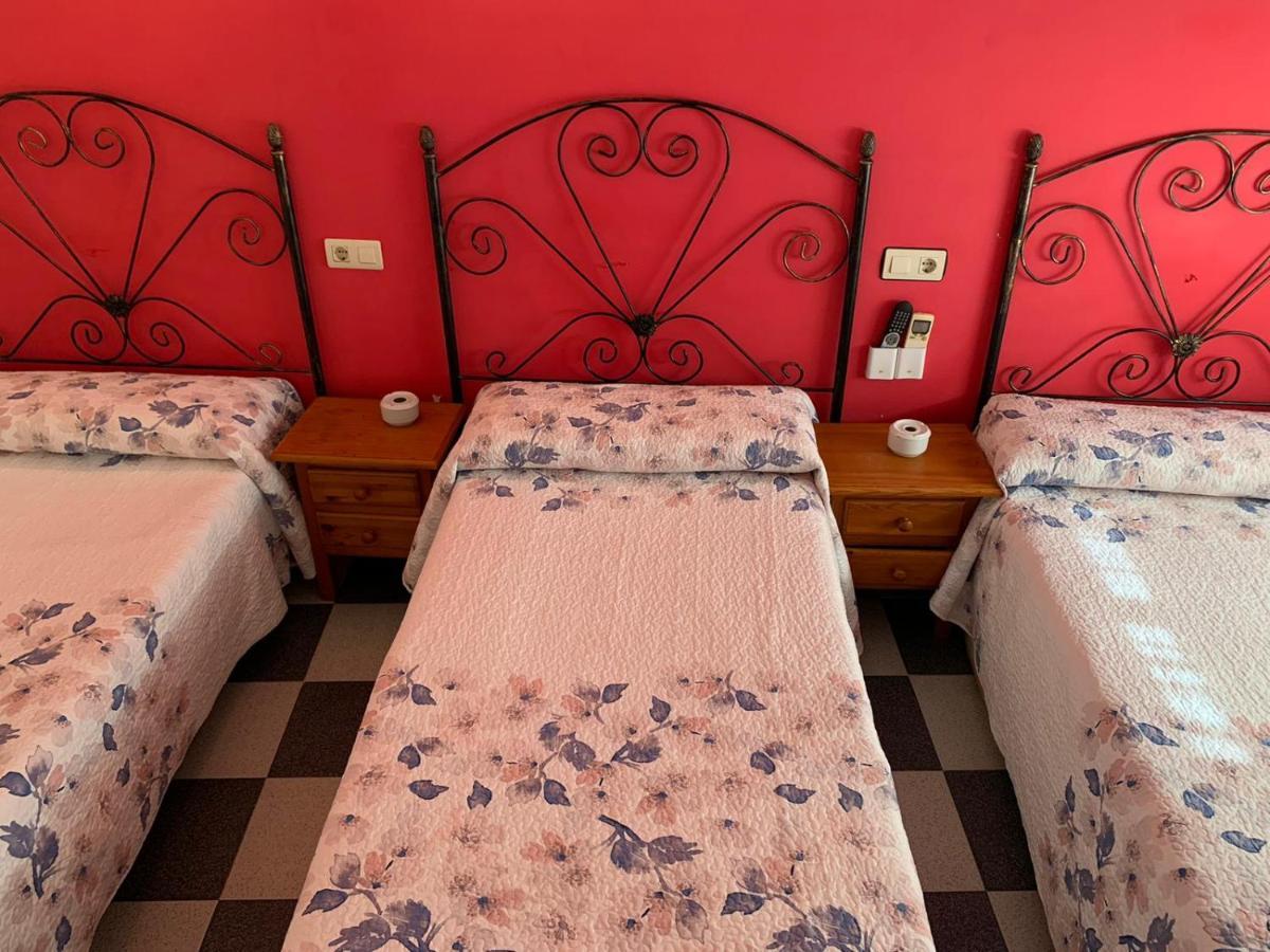 Hostal El Emigrante Dos Hermanas Kültér fotó