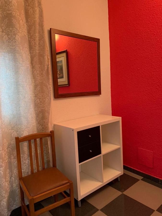 Hostal El Emigrante Dos Hermanas Kültér fotó
